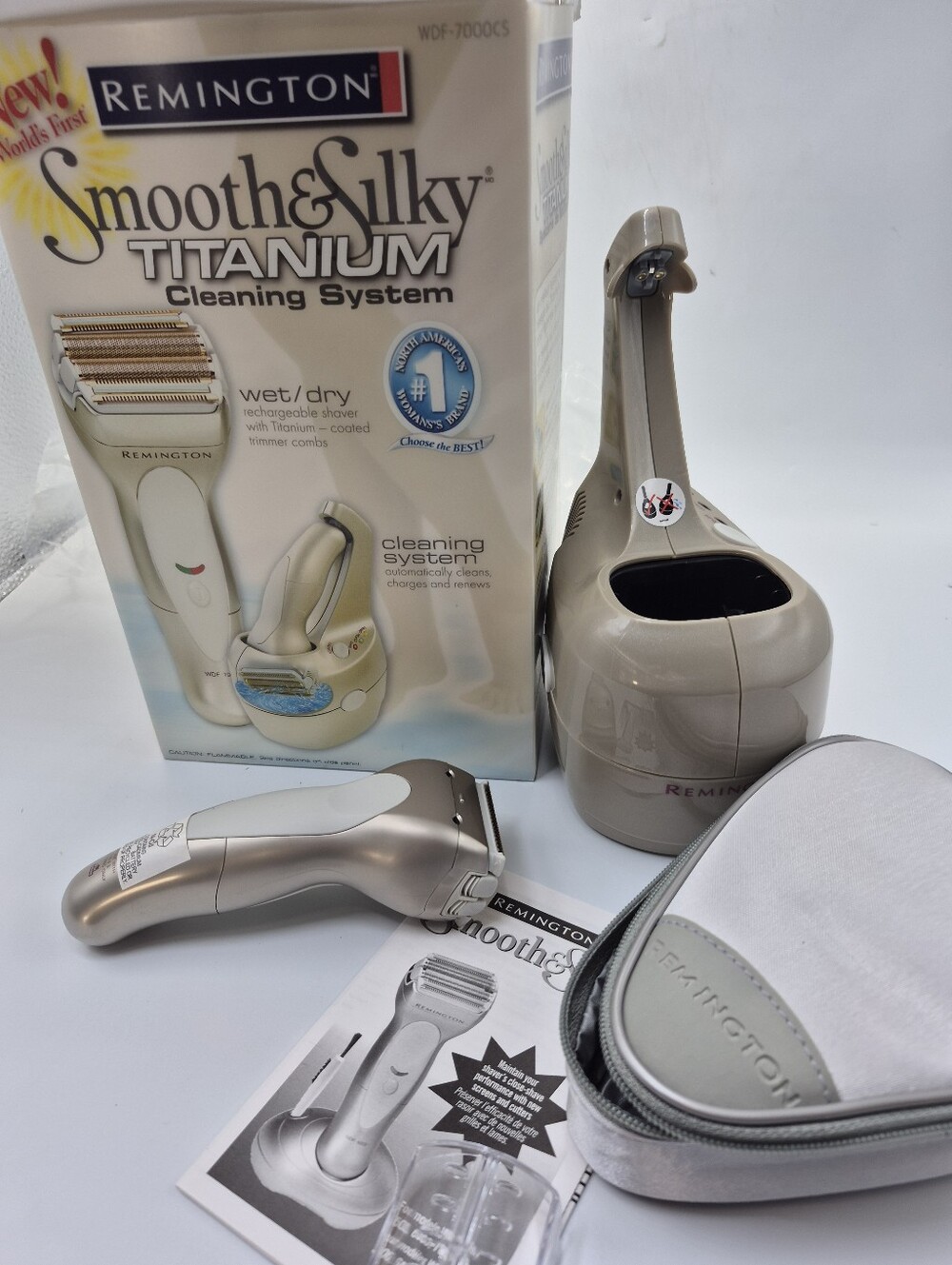 Remington Smooth & Silky Titanium Charger & Cleaning Shaving System Wet Dry New.